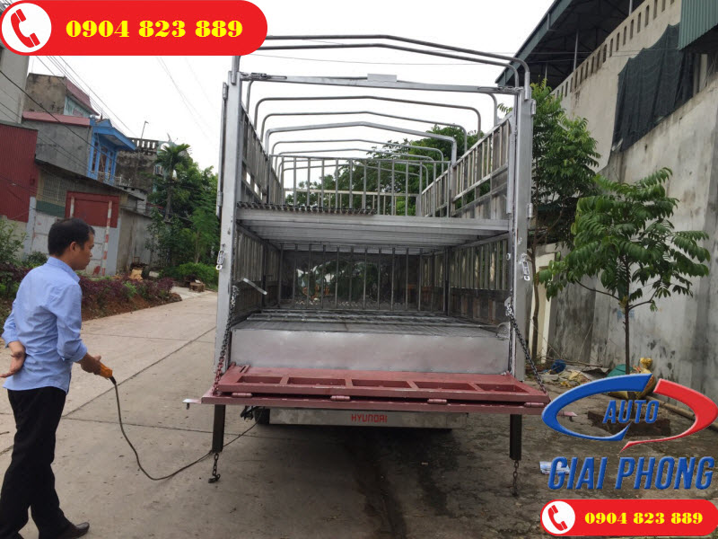 Xe chở lợn 2 tầng Veam HD800 8 Tấn
