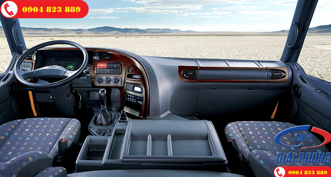 Xe tải Hyundai HD260 Thùng Kín 3 Chân Euro4 Nhập Khẩu