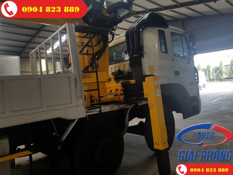 Xe tải Hyundai HD320 gắn cẩu Soosan SCS1015LS 12 Tấn 5 Đốt